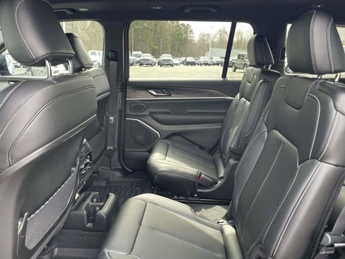 New 2026 Jeep Grand Cherokee L Limited w/ Limited Altitude Package AWD/4WD image 16