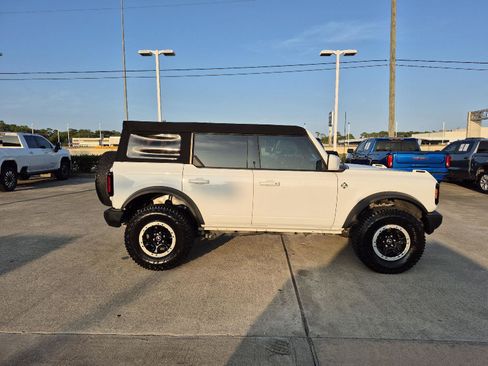 Certified 2023 Ford Bronco Outer Banks w/ Sasquatch Package image 23