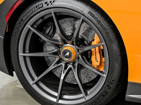 Used 2019 McLaren Senna RWD image 19