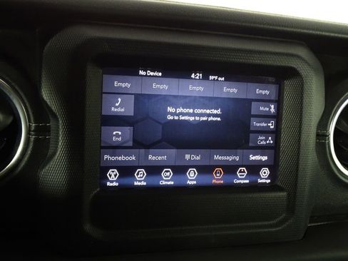 Used 2018 Jeep Wrangler Unlimited Sahara w/ Safety Group image 34