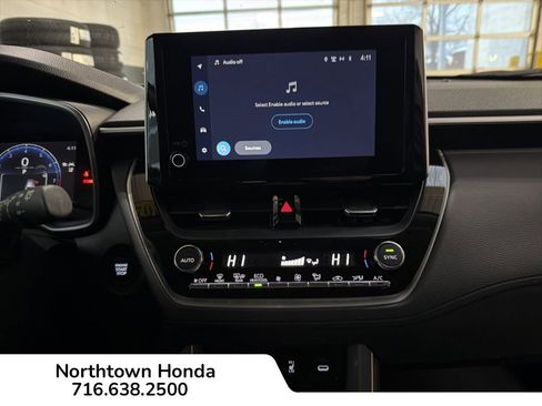 Used 2025 Toyota Corolla Cross XLE image 12