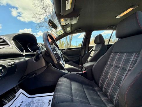 Used 2011 Volkswagen Golf 4-Door FWD image 10