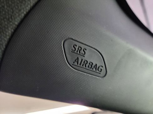 Used 2021 Toyota C-HR LE image 37