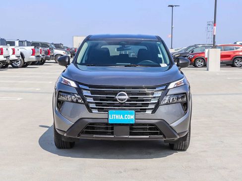 Used 2025 Nissan Rogue S FWD image 2