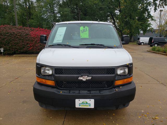 Used 2017 Chevrolet Express 2500 RWD image 2