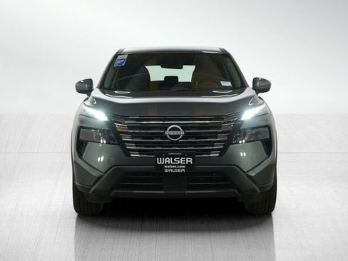 Used 2025 Nissan Rogue SV AWD/4WD image 8