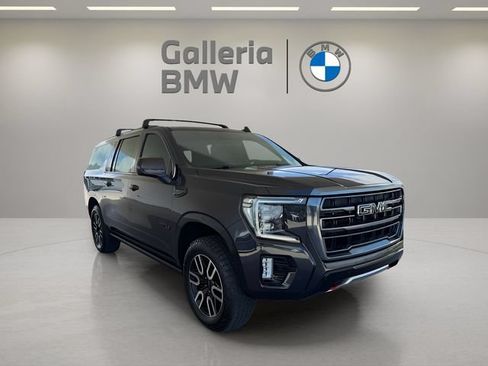 Used 2023 GMC Yukon XL AT4 w/ AT4 Premium Plus Package AWD/4WD image 4