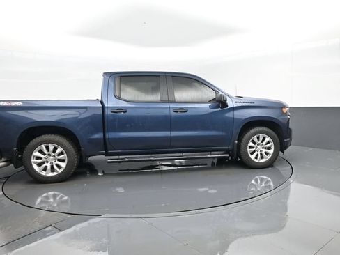 Used 2019 Chevrolet Silverado 1500 Custom w/ Custom Value Package AWD/4WD image 4
