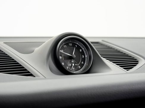 Used 2024 Porsche Macan image 17