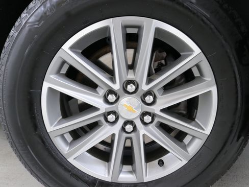 Used 2023 Chevrolet Traverse LT w/ LPO, Floor Liner Package image 32