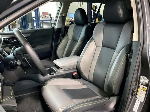 Used 2025 Subaru Outback Onyx Edition AWD/4WD image 25
