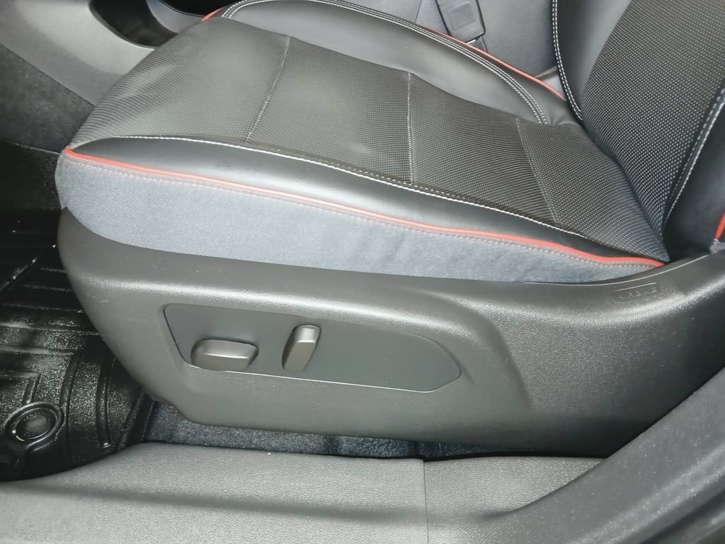 Certified 2022 Buick Envision Essence w/ Sport Touring Package FWD image 18