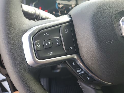 Used 2025 RAM 1500 Big Horn AWD/4WD image 16