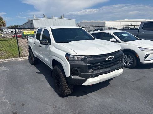 Used 2024 Chevrolet Colorado W/T RWD image 3