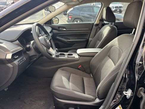 Used 2025 Nissan Altima 2.5 SV image 27