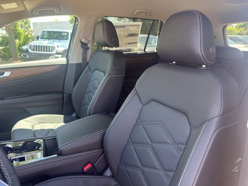 New 2026 Volkswagen Atlas SE FWD image 12