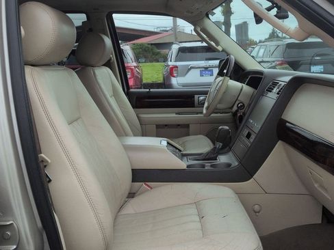 Used 2004 Lincoln Navigator Luxury AWD/4WD image 29