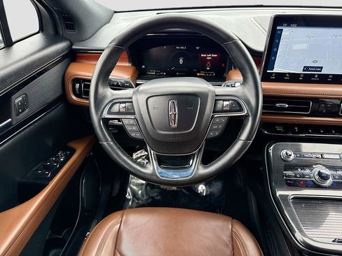 Used 2022 Lincoln Nautilus Reserve image 19