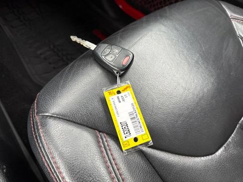 Used 2017 Jeep Wrangler Rubicon AWD/4WD image 24