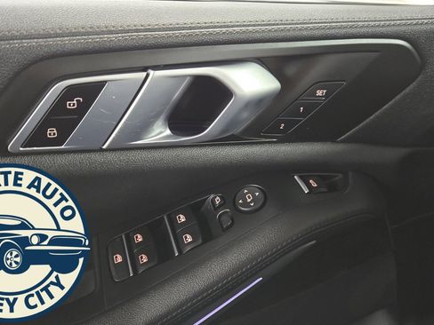 Used 2020 BMW X5 xDrive40i w/ Parking Assistance Package image 21