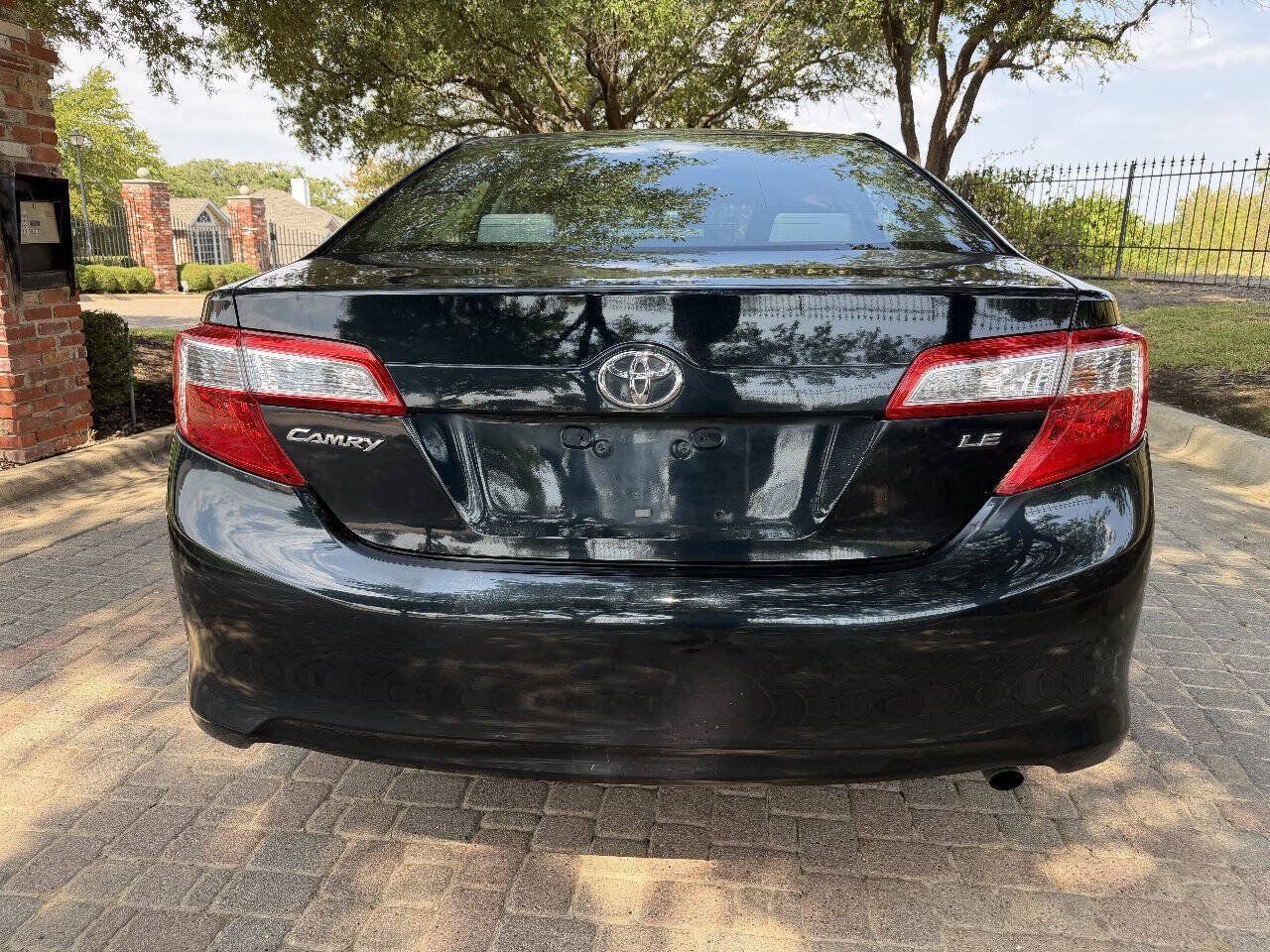 Used 2012 Toyota Camry LE FWD image 5