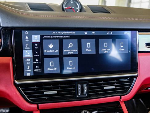 Used 2020 Porsche Cayenne AWD/4WD image 28