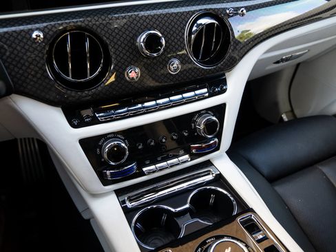 Used 2022 Rolls-Royce Ghost Black Badge AWD/4WD image 39