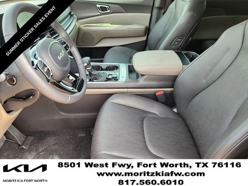 New 2026 Kia Carnival EX FWD image 9