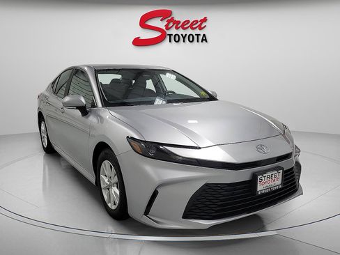 Certified 2025 Toyota Camry LE w/ Convenience Package image 5