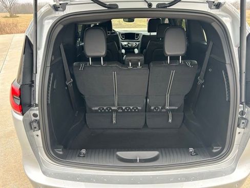 New 2026 Chrysler Pacifica Select w/ S Appearance Package image 37