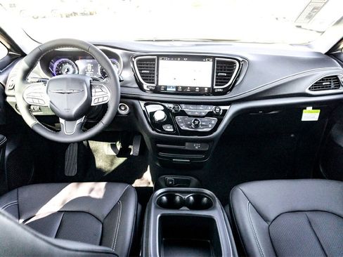 New 2026 Chrysler Pacifica Select image 20