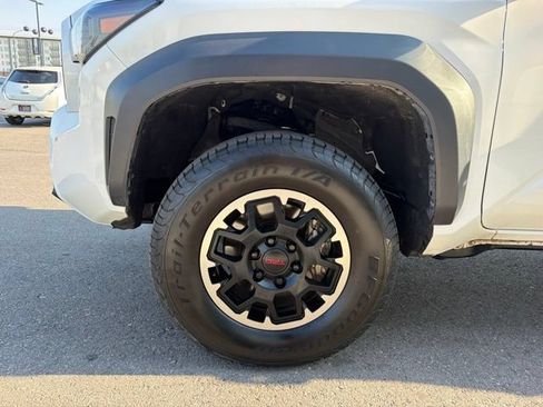 Used 2024 Toyota Tacoma TRD Off-Road AWD/4WD image 4