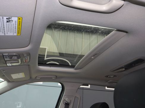 Used 2025 Kia Telluride S FWD image 16