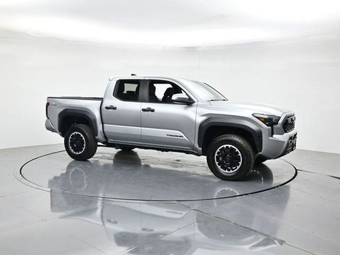 Used 2024 Toyota Tacoma TRD Off-Road AWD/4WD image 3