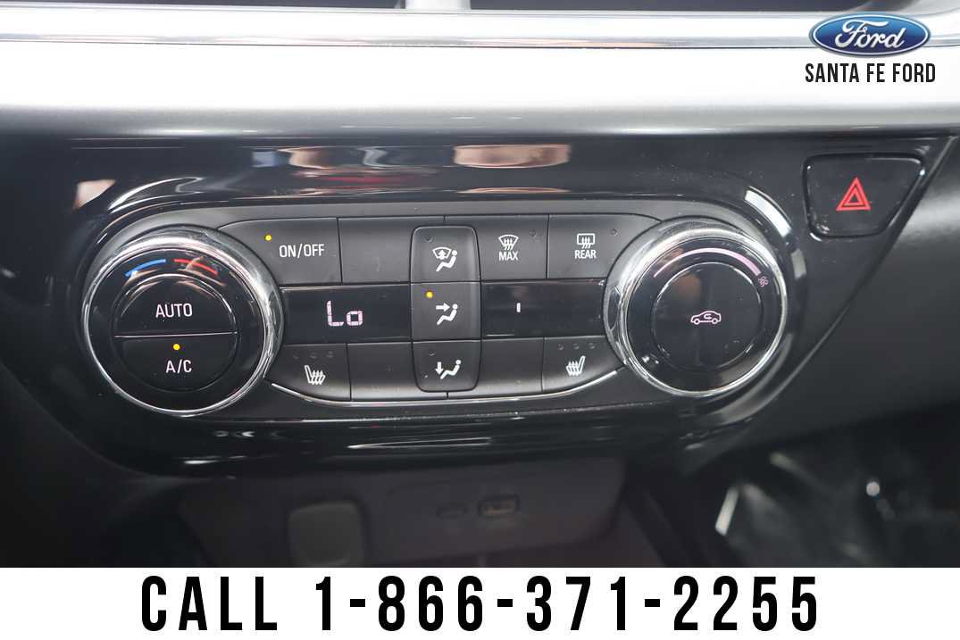 Used 2025 Chevrolet Trax LT w/ LT Convenience Package FWD image 36