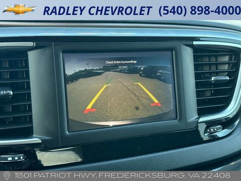 Used 2023 Chrysler Voyager LX FWD image 10