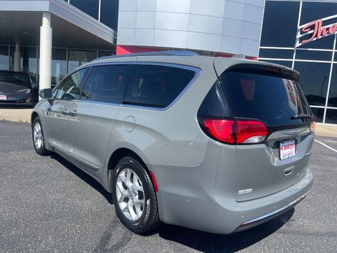 Used 2020 Chrysler Pacifica Limited w/ Advanced Safetytec Group image 4