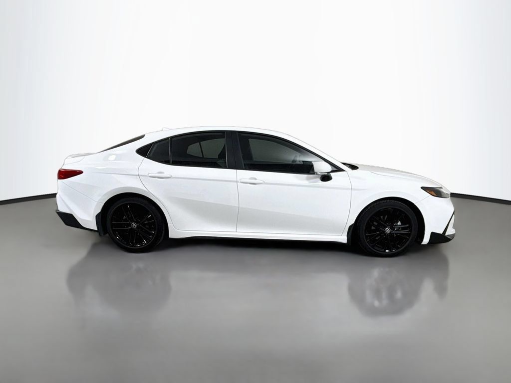 Used 2025 Toyota Camry SE w/ Convenience Package FWD image 8