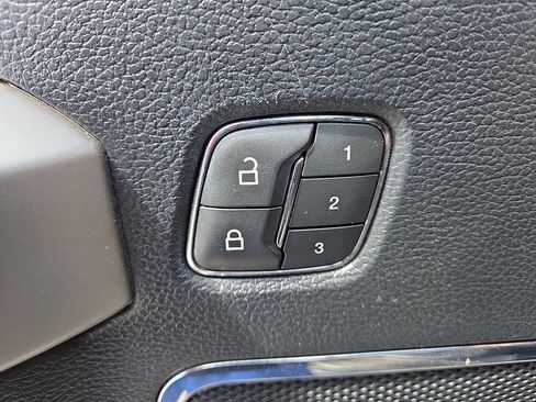 Used 2020 Ford F150 Lariat image 18