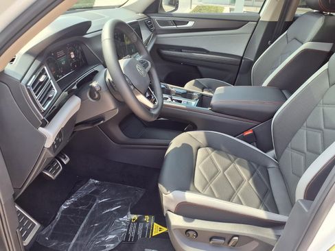 New 2026 Volkswagen Atlas Peak Edition AWD/4WD image 11