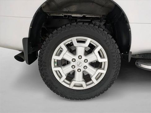 Used 2017 Nissan Titan SL image 21