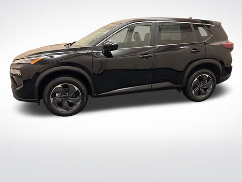 Used 2024 Nissan Rogue SV image 9