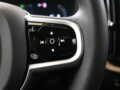 New 2026 Volvo XC60 B5 Plus w/ Climate Package image 27