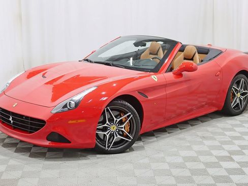 Used 2016 Ferrari California T RWD image 8