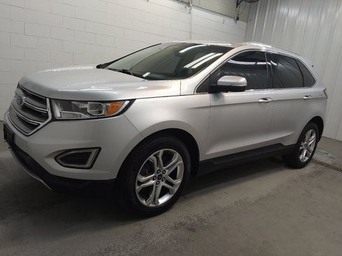 Used 2018 Ford Edge Titanium w/ Technology Package AWD/4WD image 2