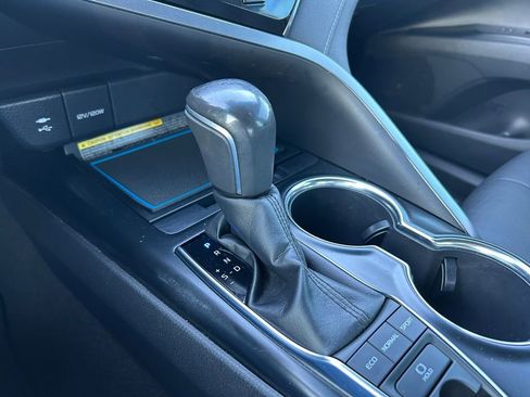 Used 2019 Toyota Camry XSE image 27