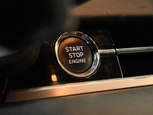 Used 2022 Mitsubishi Outlander SEL AWD/4WD image 39