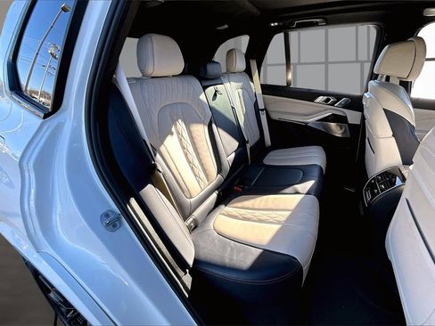 Used 2021 BMW X5 M50i w/ Executive Package image 27