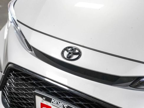 Certified 2025 Toyota Corolla SE FWD image 9