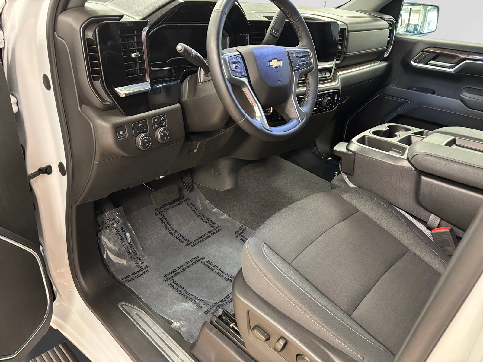 Used 2024 Chevrolet Silverado 1500 LT w/ Safety Package AWD/4WD image 41